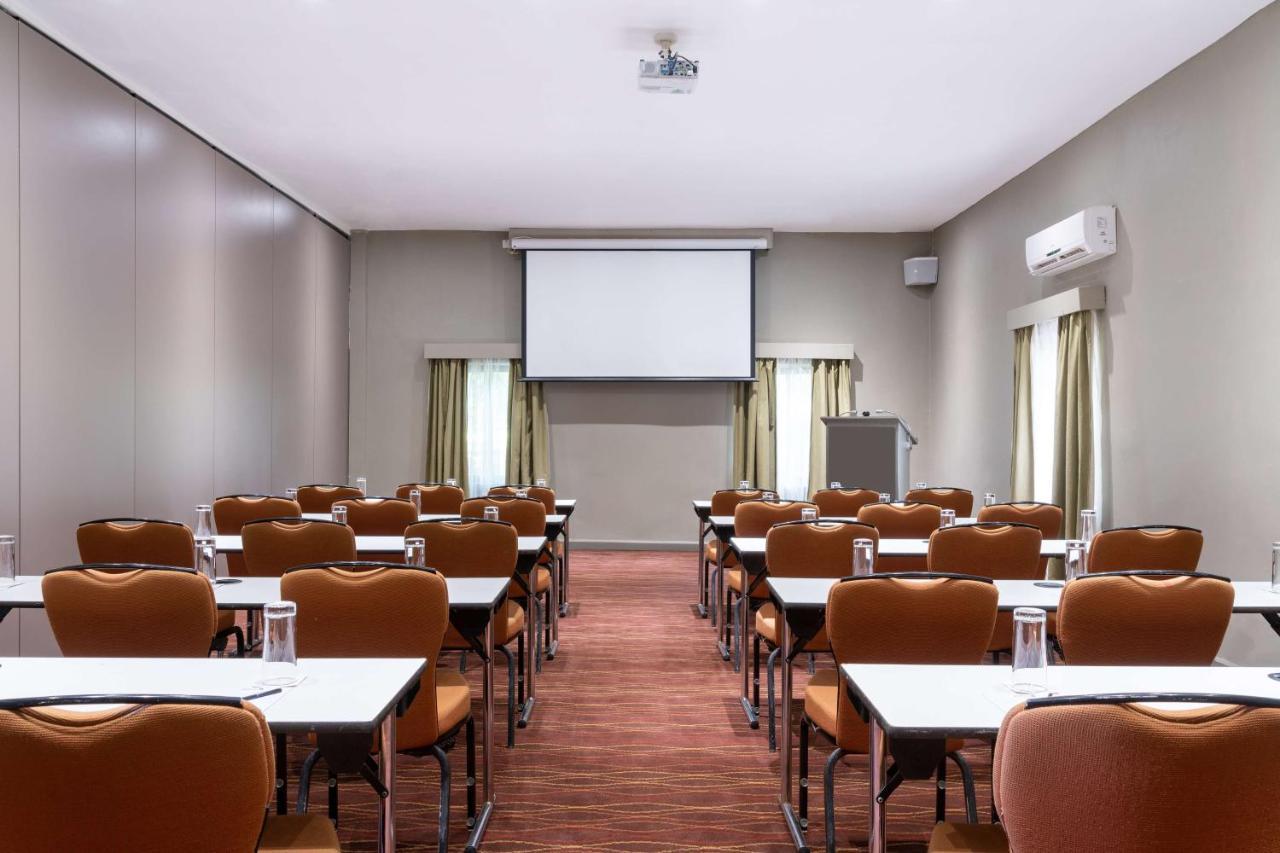 Radisson Blu Mammy Yoko Hotel Freetown Esterno foto